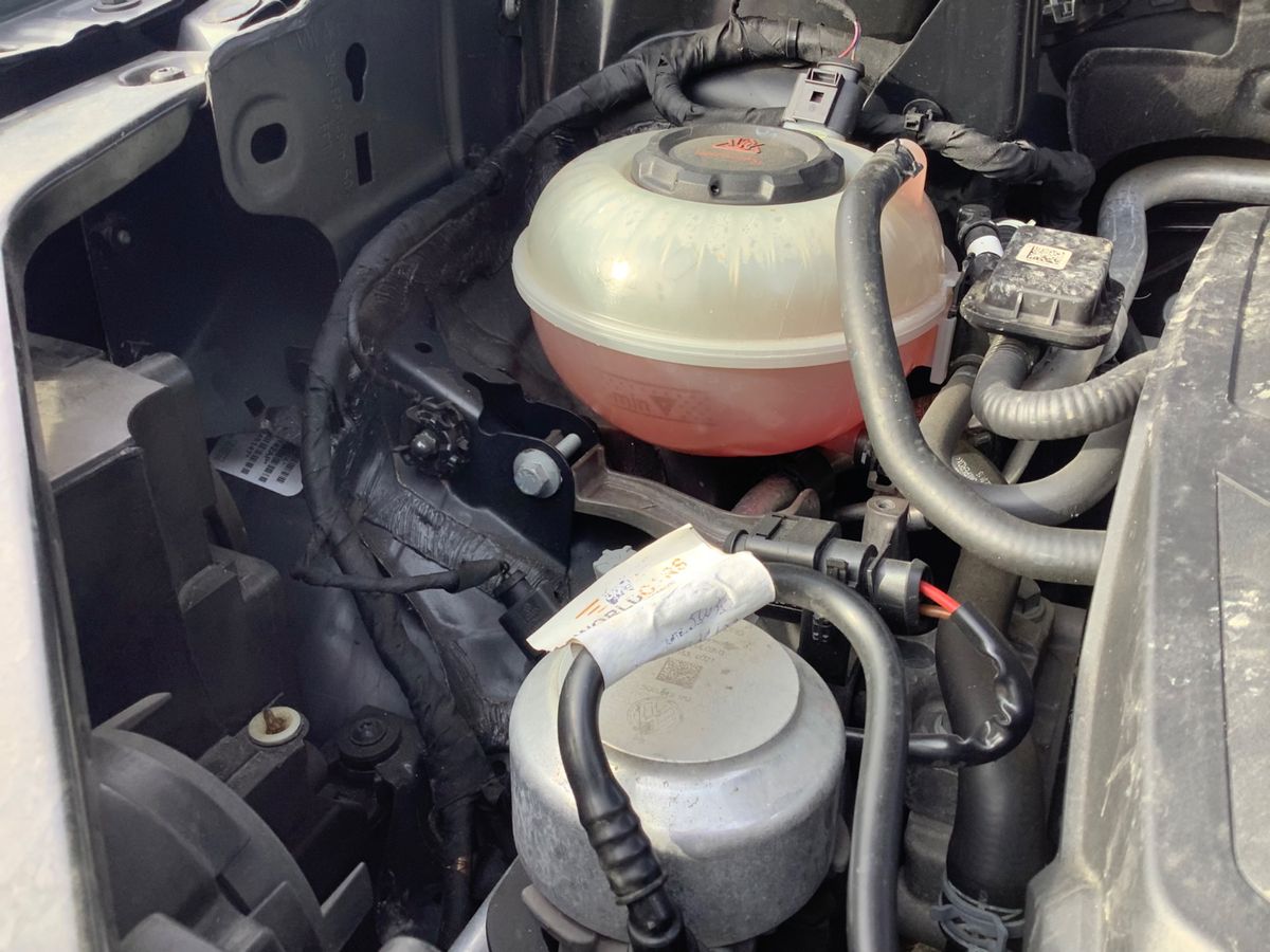 Volkswagen Tiguan 2020 — photo 25