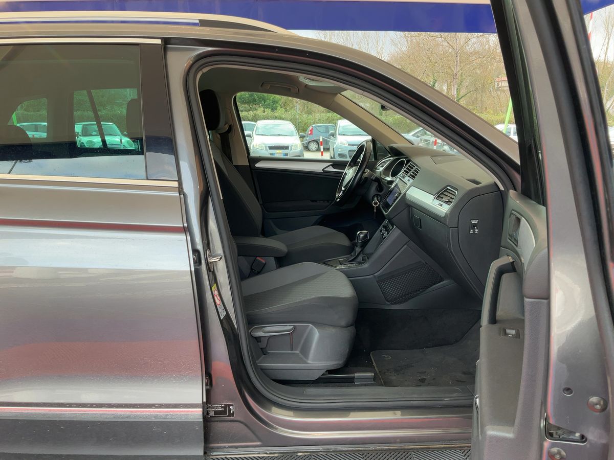 Volkswagen Tiguan 2020 — photo 17