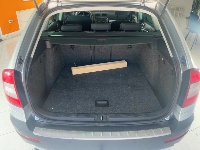 Skoda Octavia 2.0 TDI Scout 4x4 — zdjęcie 10