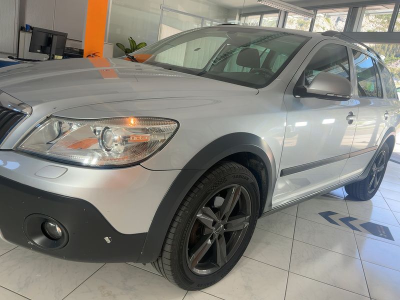 Skoda Octavia 2.0 TDI Scout 4x4 — zdjęcie 2