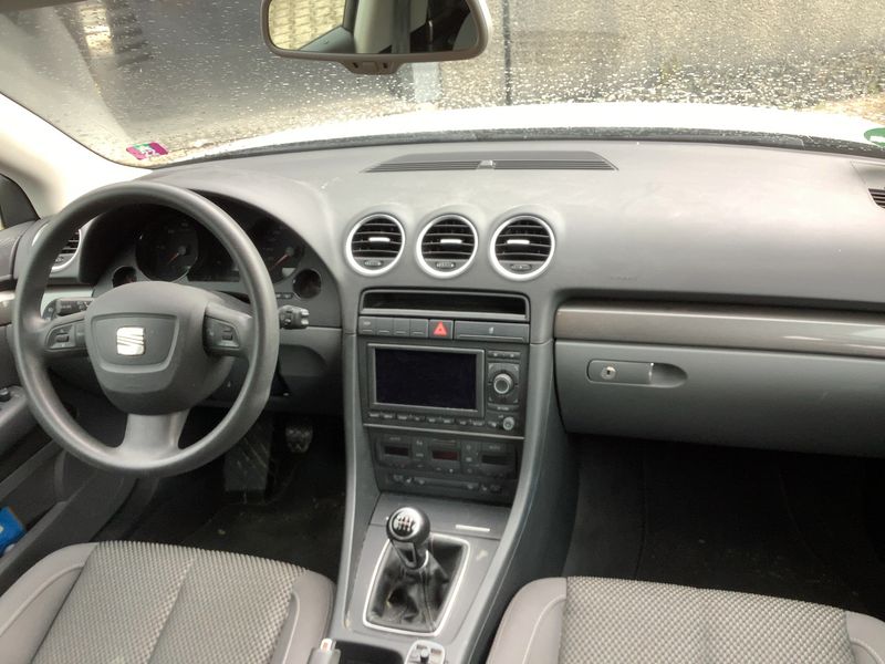 Seat Exeo 2.0 TDI Reference — zdjęcie 12