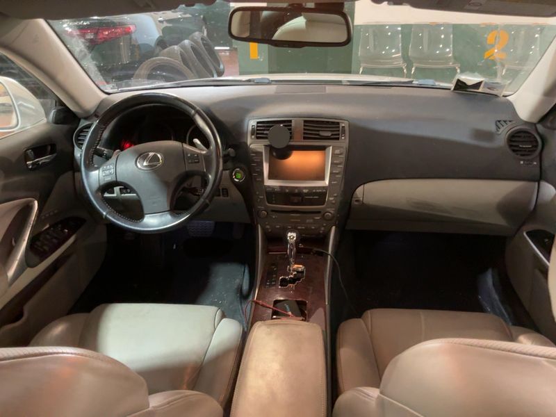 Lexus IS-Serie IS 250 Luxury Line — zdjęcie 12