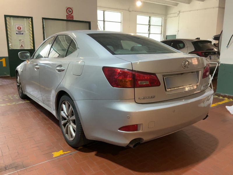 Lexus IS-Serie IS 250 Luxury Line — zdjęcie 3