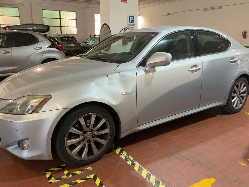 Lexus IS-Serie IS 250 Luxury Line — zdjęcie 2