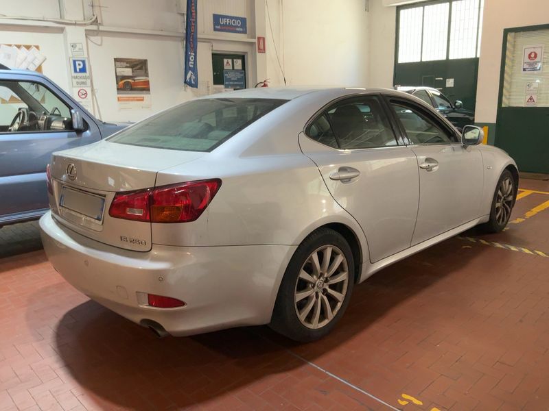 Lexus IS-Serie IS 250 Luxury Line — zdjęcie 6