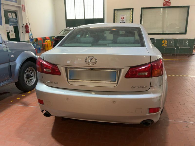Lexus IS-Serie IS 250 Luxury Line — zdjęcie 5