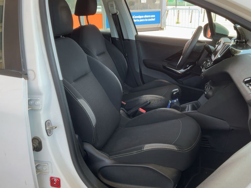 Peugeot 208 1.6 Blue-HDi Active 2015 – снимка 16