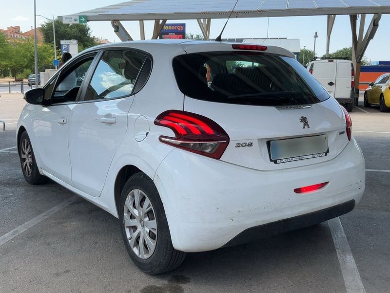 Peugeot 208 1.6 Blue-HDi Active 2015 – снимка 6