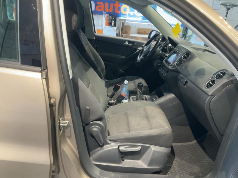 Volkswagen Tiguan 1.4 TSI Trend & Fun BlueMotion Tech — zdjęcie 11