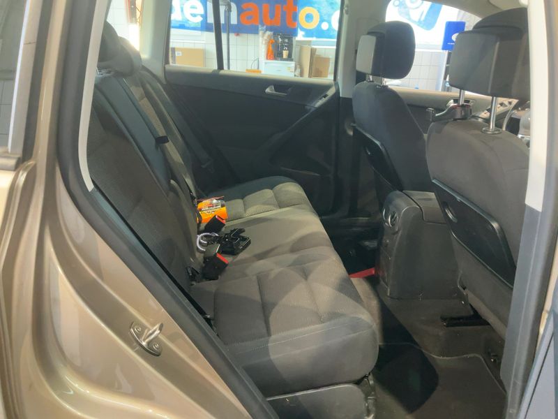 Volkswagen Tiguan 1.4 TSI Trend & Fun BlueMotion Tech — zdjęcie 14