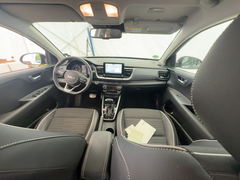 Kia Stonic 1.0 TGDI Mild-Hybrid GT Line — zdjęcie 12