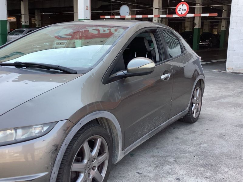 Honda Civic 1.8 VTEC Sport — zdjęcie 2