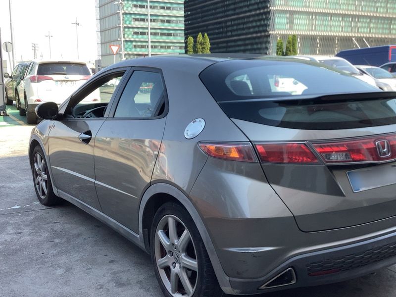 Honda Civic 1.8 VTEC Sport — zdjęcie 3