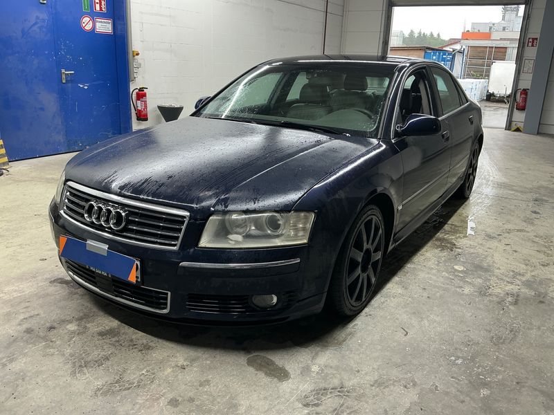 Audi A8 3.0 V6 — zdjęcie 1