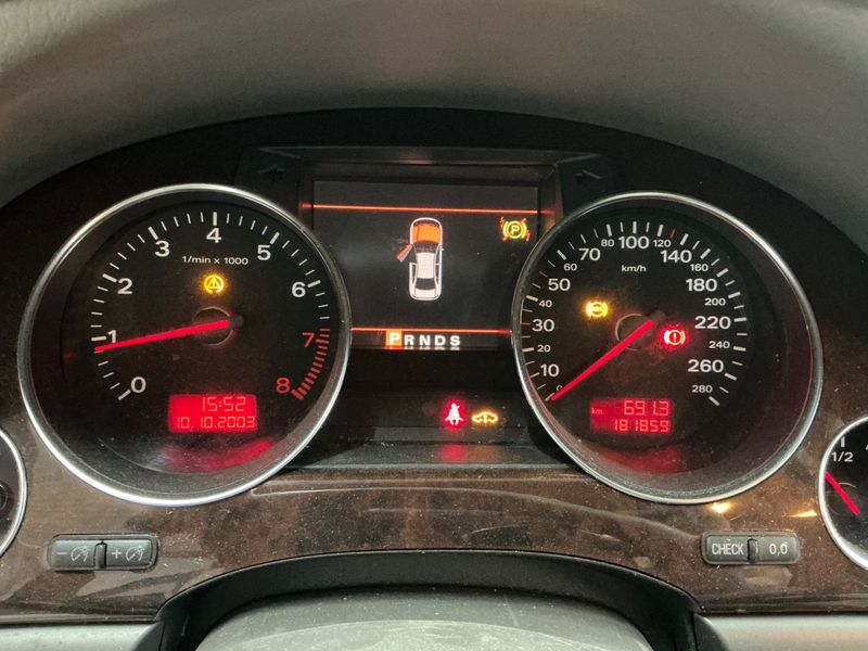 Audi A8 3.0 V6 — zdjęcie 4