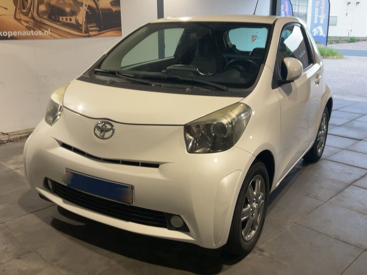 Toyota iQ 2013