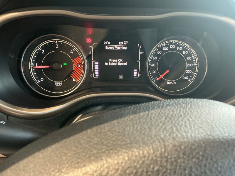 Jeep Cherokee 2.0 M-Jet Longitude FWD — zdjęcie 13