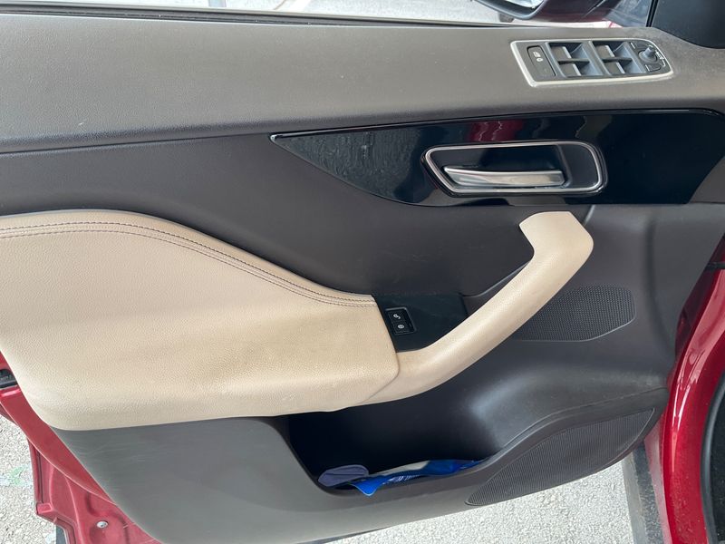 Jaguar F-Pace 20d Prestige 2018 – снимка 37