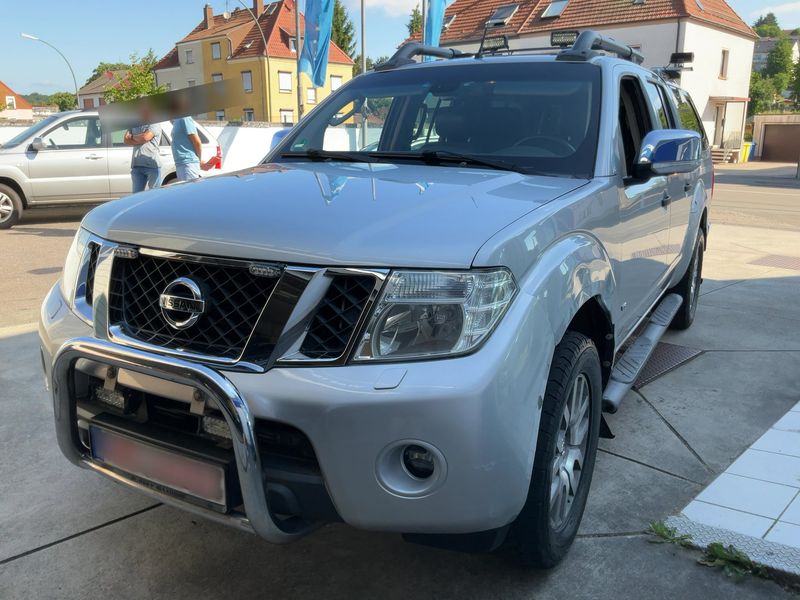 Nissan Navara Pick-up 3.0 V6 dCi Double Cab LE 4x4
