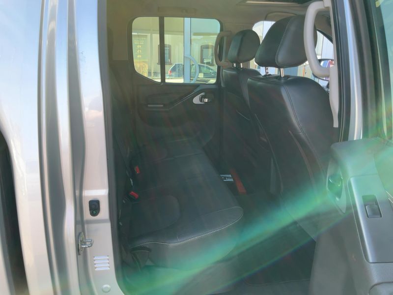 Nissan Navara Pick-up 3.0 V6 dCi Double Cab LE 4x4 — zdjęcie 14