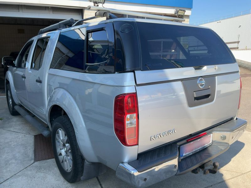 Nissan Navara Pick-up 3.0 V6 dCi Double Cab LE 4x4 — zdjęcie 3