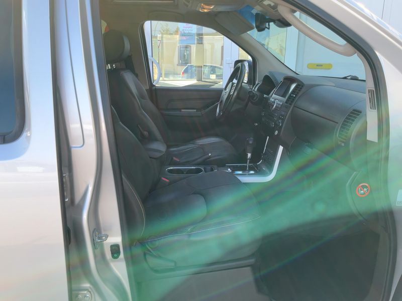 Nissan Navara Pick-up 3.0 V6 dCi Double Cab LE 4x4 — zdjęcie 11