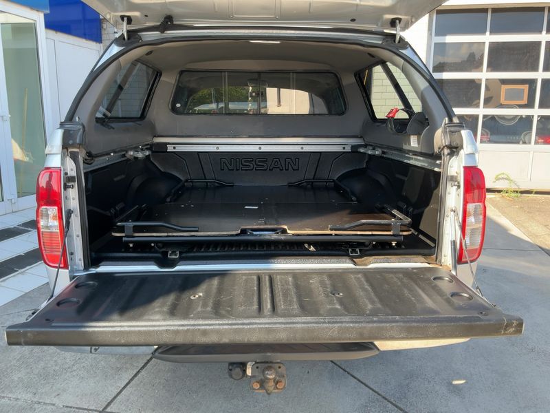 Nissan Navara Pick-up 3.0 V6 dCi Double Cab LE 4x4 — zdjęcie 10