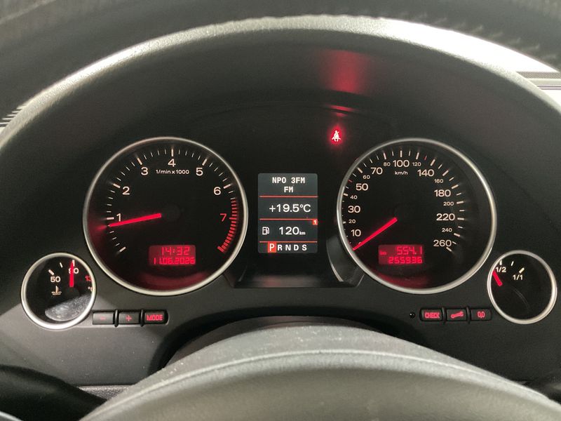Audi A4 1.8 Turbo — zdjęcie 4