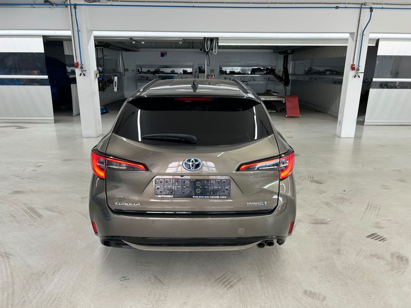 Toyota Corolla 2.0 Hybrid Lounge — zdjęcie 5