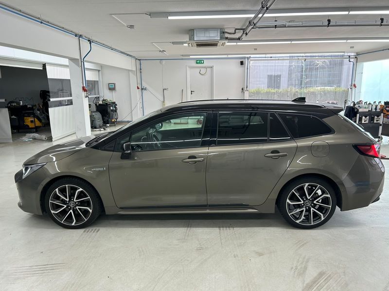 Toyota Corolla 2.0 Hybrid Lounge — zdjęcie 4