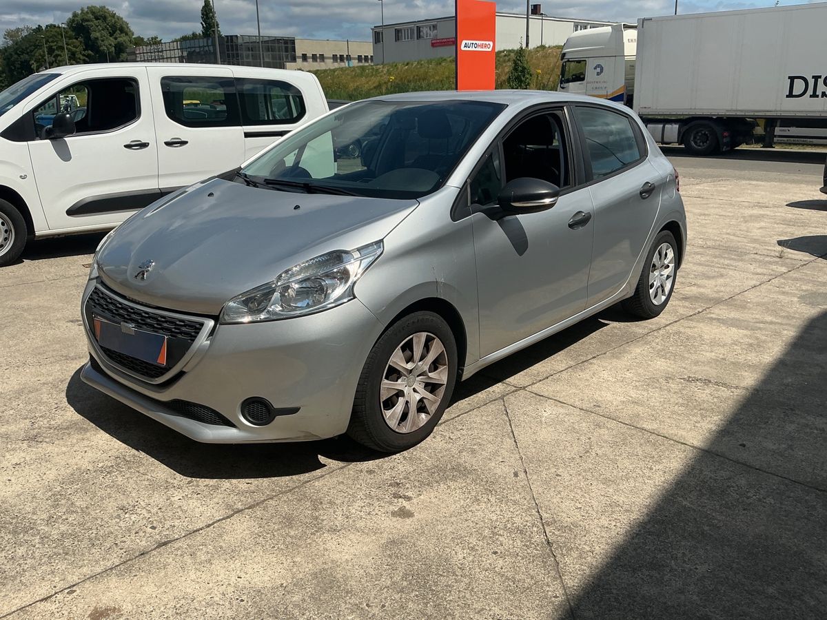 Peugeot 208 2012