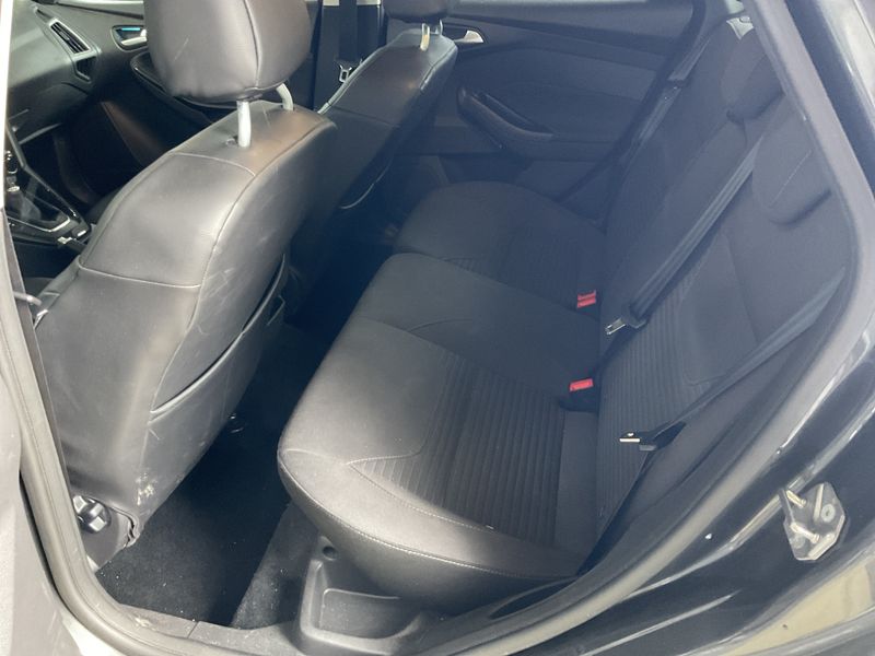 Ford Focus 1.0 EcoBoost Titanium — zdjęcie 22