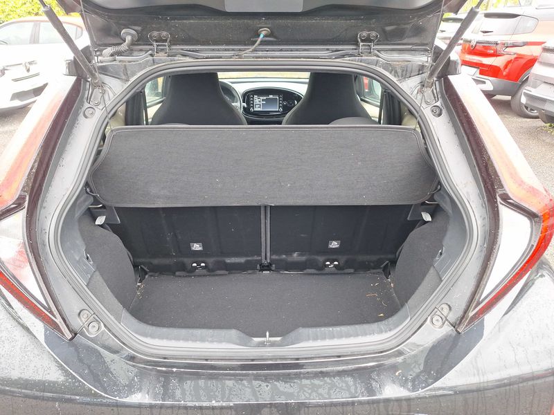Toyota Aygo X 1.0 VVT-i Design — zdjęcie 9