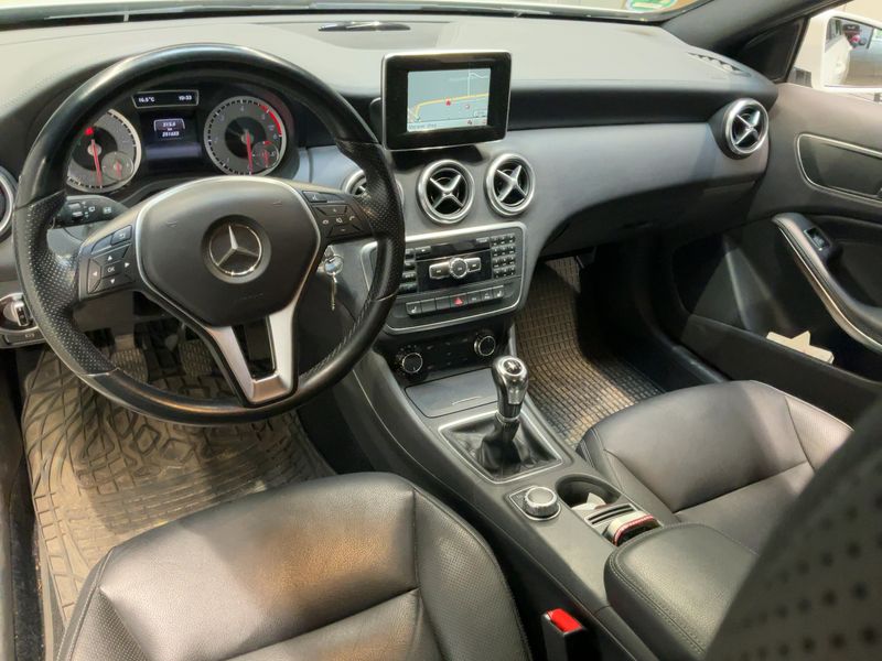 Mercedes-Benz A-Klasse A 200 CDI Urban — zdjęcie 12