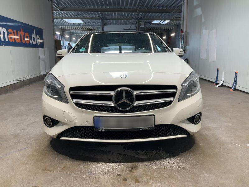 Mercedes-Benz A-Klasse A 200 CDI Urban — zdjęcie 9