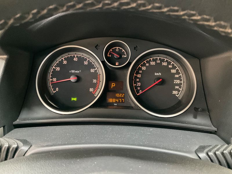 Opel Astra 1.8 Innovation — zdjęcie 4