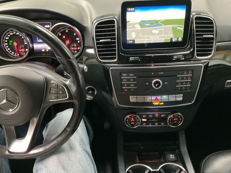 Mercedes-Benz GLE-Klasse GLE 350 d 4Matic AMG Line — zdjęcie 12