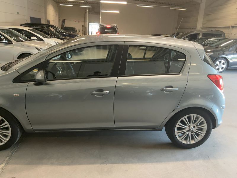 Opel Corsa 1.4 Innovation — zdjęcie 4