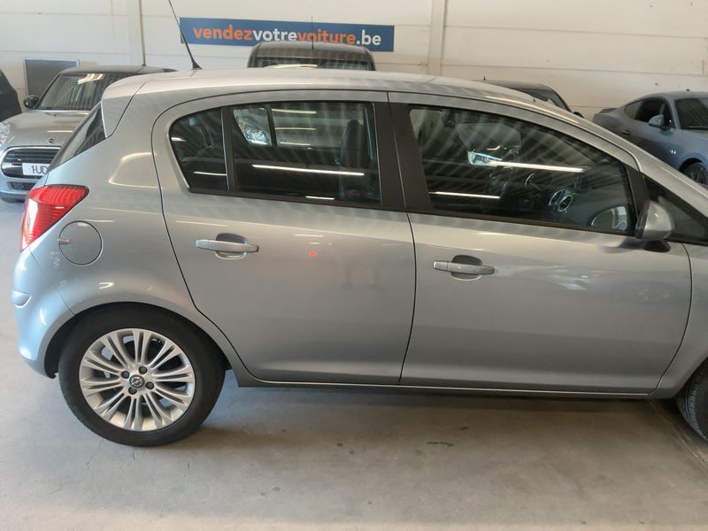 Opel Corsa 1.4 Innovation — zdjęcie 7