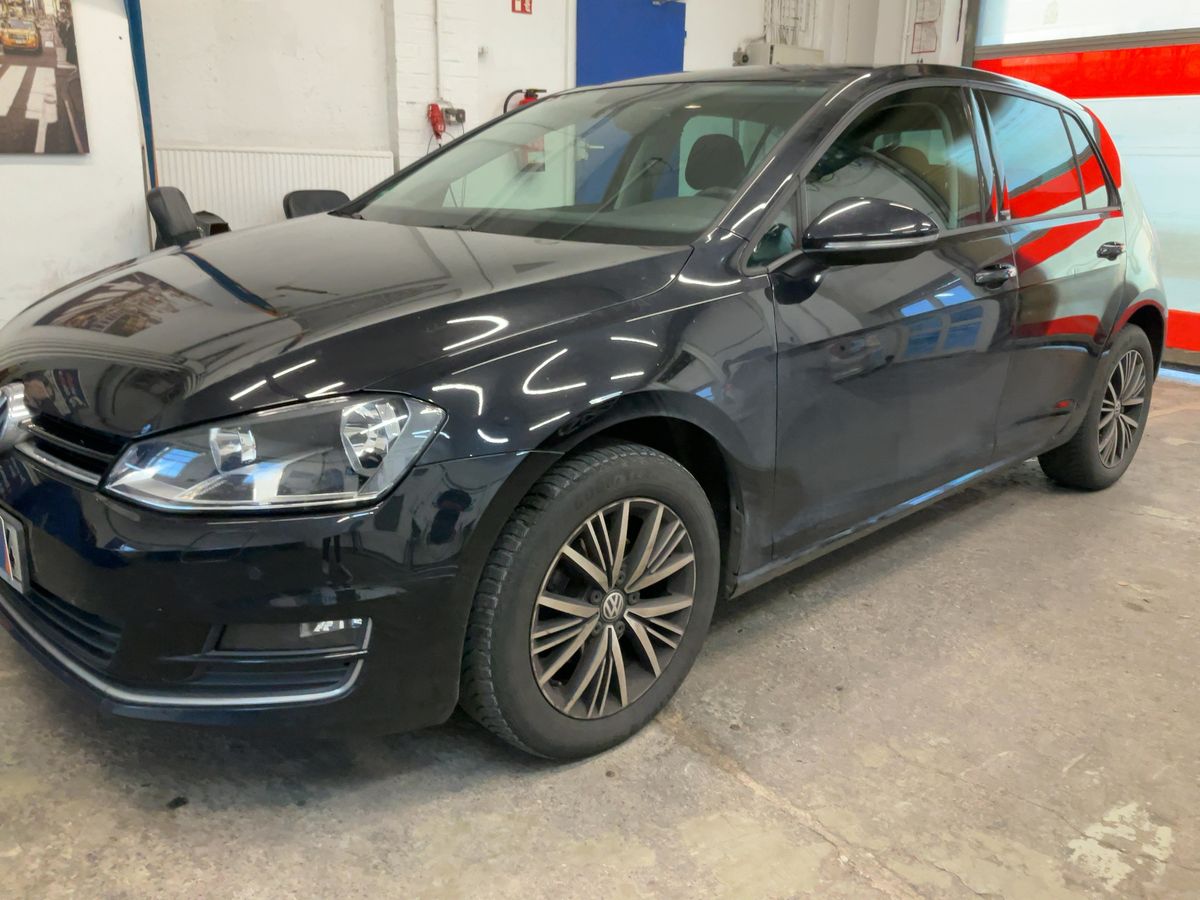 Volkswagen Golf VII 1.2 TSI Allstar BlueMotion Tech