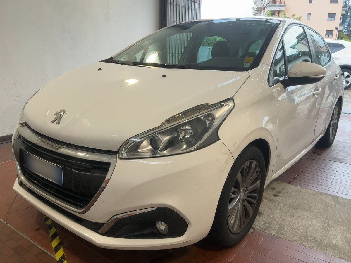 Peugeot 208 2015