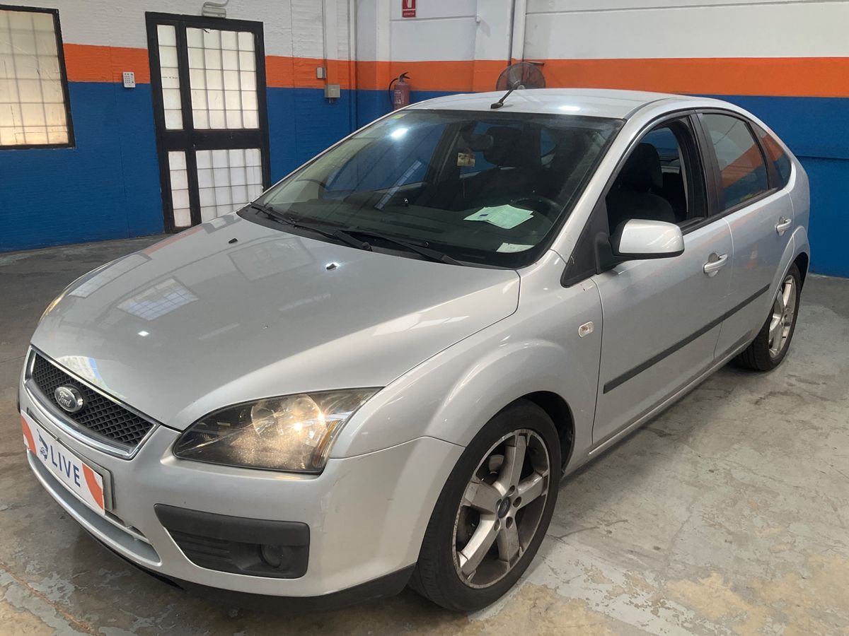 Ford Focus 2005 — photo 1