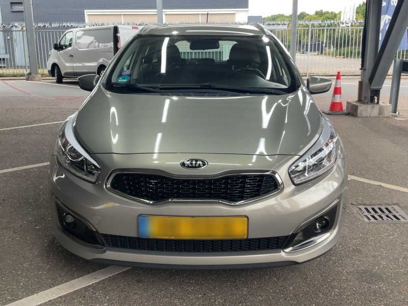 Kia cee'd 1.6 GDI Dream-Team — zdjęcie 9