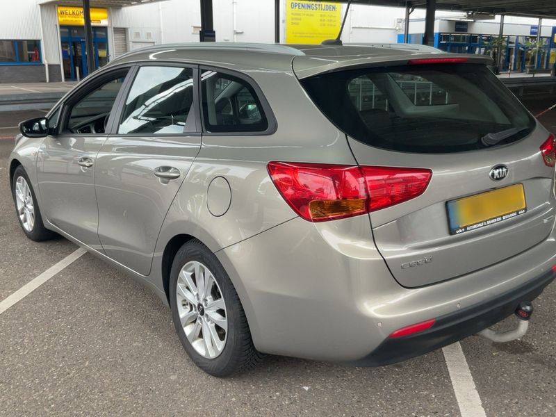 Kia cee'd 1.6 GDI Dream-Team — zdjęcie 3