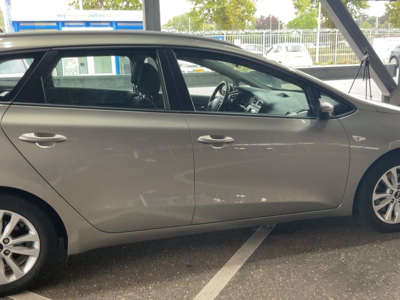 Kia cee'd 1.6 GDI Dream-Team — zdjęcie 7