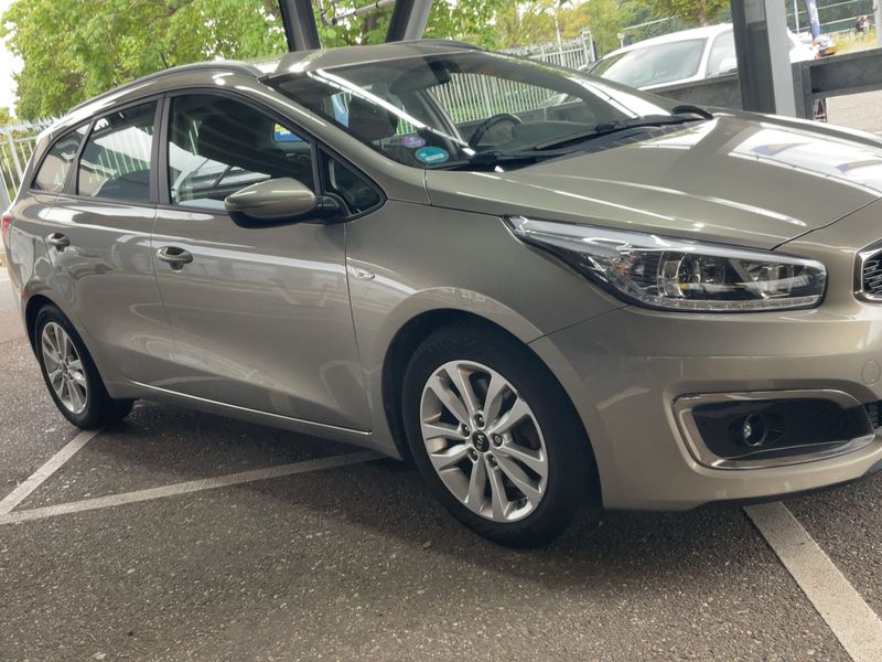 Kia cee'd 1.6 GDI Dream-Team — zdjęcie 8