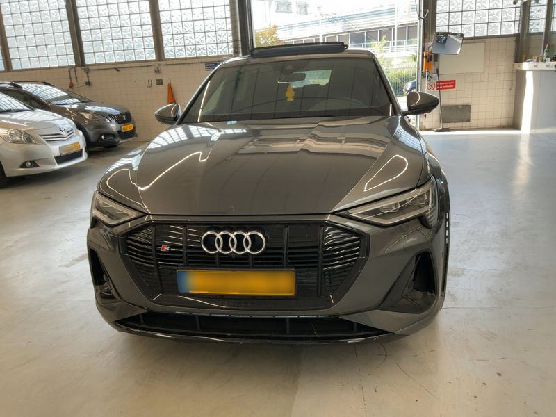 Audi e-tron Sportback e-tron S quattro — zdjęcie 9