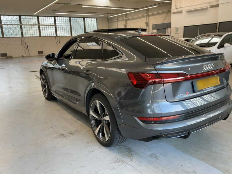 Audi e-tron Sportback e-tron S quattro — zdjęcie 3