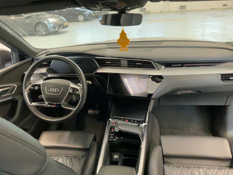 Audi e-tron Sportback e-tron S quattro — zdjęcie 12