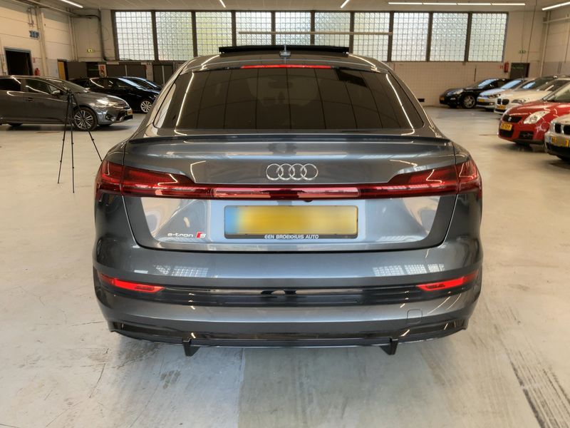 Audi e-tron Sportback e-tron S quattro — zdjęcie 5